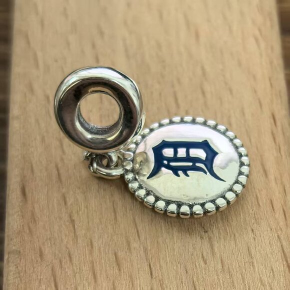 Pandora Detroit Tigers Dangle Charm, S925 Silver Bracelets - Picture 3 of 4